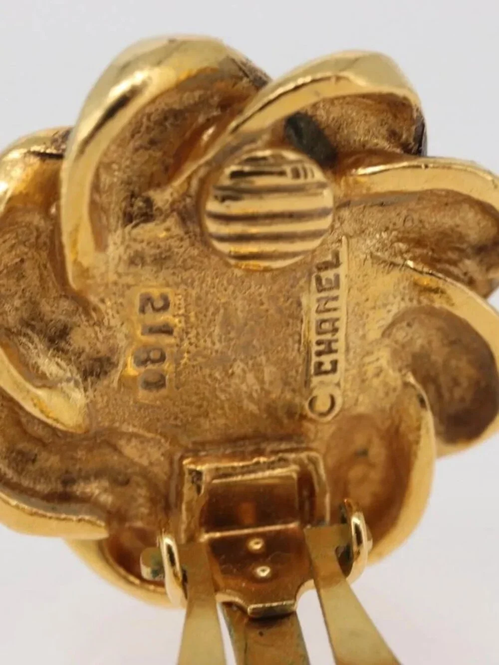 CHANEL Earring metal Gold CC Auth 178396